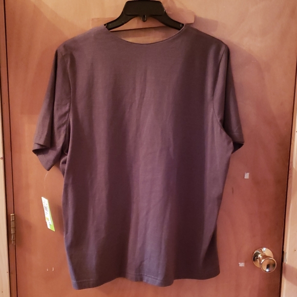 Womans short sleeve top - Picture 2 of 3
